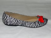 Sapatilha Zebra com Laço Vermelho